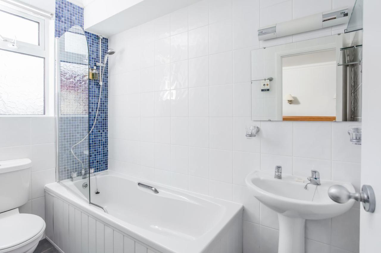 The Kilbirnie Hotel New Quay Стая снимка